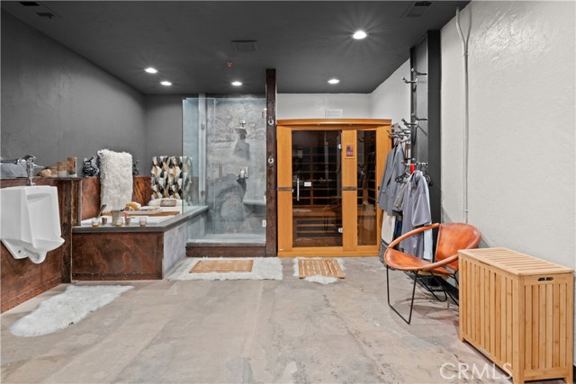 Image 11 of 26 For 510 Robertson