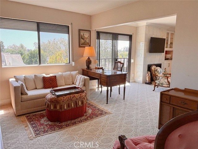 12400 MONTECITO Road, Seal Beach CA: https://media.crmls.org/medias/bd803e3e-5cc4-42d9-9b51-f06507d09241.jpg