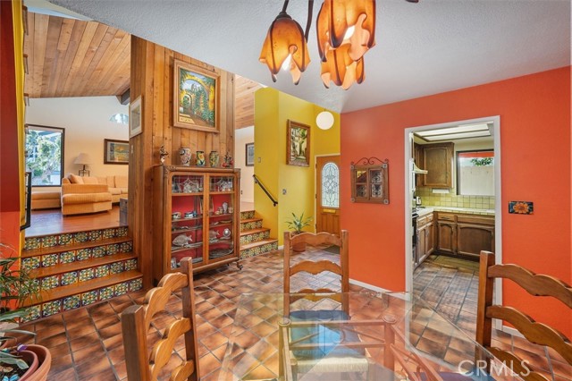 537 3rd Street, Manhattan Beach CA: https://media.crmls.org/medias/bd80e61f-aa6f-4d32-98cc-db2567e414d5.jpg