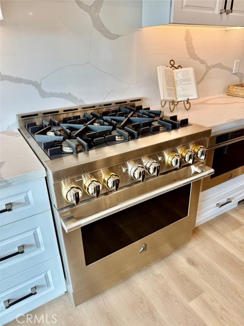 102 Trafalgar Lane, San Clemente CA: https://media.crmls.org/medias/bd811576-d4fb-481e-9b3f-0d515b496293.jpg
