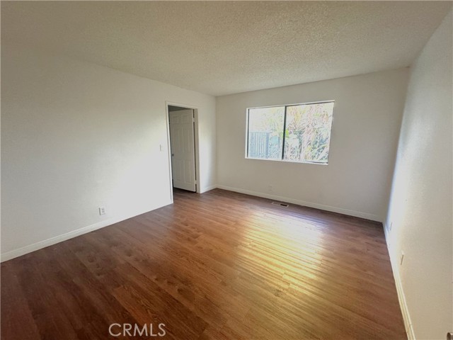 Detail Gallery Image 6 of 16 For 4226 Don Carlos Dr, Los Angeles,  CA 90008 - 4 Beds | 2/1 Baths