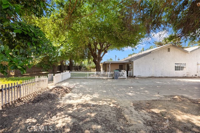 4060 Olive Street, Chino CA: https://media.crmls.org/medias/bd81ff55-c80d-4b78-b078-9d8bd1572c18.jpg
