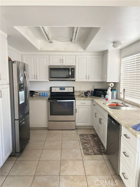 Detail Gallery Image 6 of 10 For 6848 Holbrook Way, Riverside,  CA 92504 - 4 Beds | 2 Baths