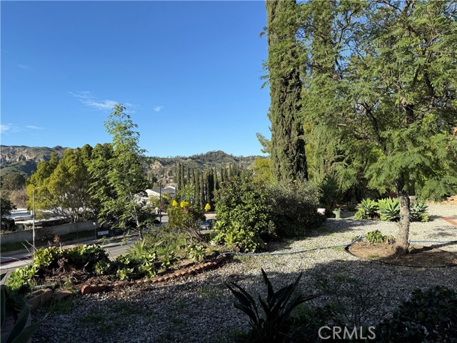 Detail Gallery Image 10 of 14 For 12839 Mclennan Ave, Granada Hills,  CA 91344 - 4 Beds | 2 Baths