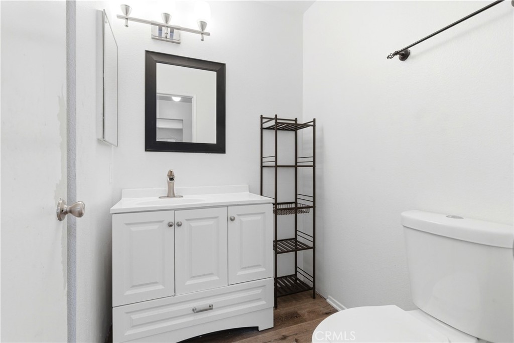 https://media.crmls.org/medias/bd82cd03-8eec-42f5-8f4a-14b755e4670b.jpg?preset=X-Large