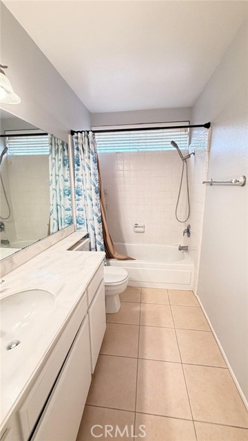 16923 Glenfold Drive, Hacienda Heights CA: https://media.crmls.org/medias/bd8357a0-64c5-4c8f-8702-596be49ad5ba.jpg