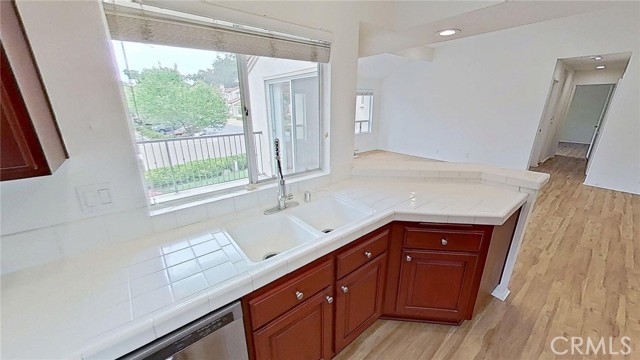 Detail Gallery Image 13 of 27 For 137 Corsica Dr, Newport Beach,  CA 92660 - 2 Beds | 1 Baths