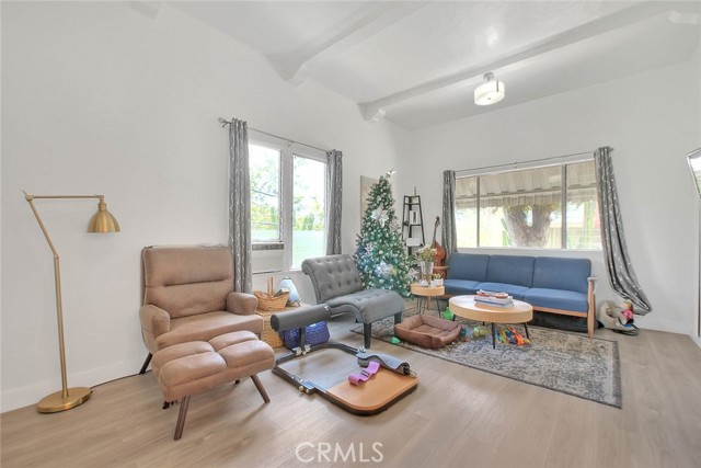1752 1746 Lucretia Avenue, Los Angeles CA: https://media.crmls.org/medias/bd85a49e-7f81-4e0c-adb6-82214bf2fed1.jpg