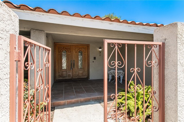 10200 Bothwell Road, Northridge CA: https://media.crmls.org/medias/bd861dac-4327-4259-995f-5f5bb153c819.jpg