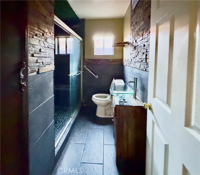 2829 California Street, Huntington Park CA: https://media.crmls.org/medias/bd868bdc-8774-4c6e-8fee-e118c8f7eb53.jpg