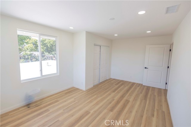 2122 W 10th Street, Santa Ana CA: https://media.crmls.org/medias/bd8697b9-15b4-48c4-abcf-d50067513eda.jpg