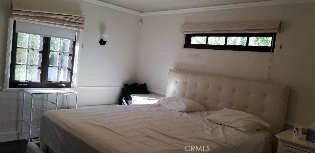 https://media.crmls.org/medias/bd874bbc-d4e2-4693-84c2-8c92d50a8adf.jpg?preset=X-Large