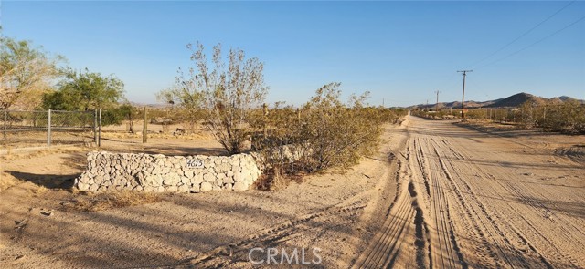 4675 Kickapoo Trail, Landers CA: https://media.crmls.org/medias/bd87ac46-e3a0-4b9f-bc31-e4b203c312f5.jpg