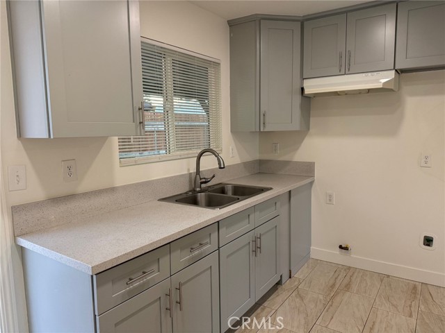 Detail Gallery Image 3 of 13 For 5118 Lincoln, Chino,  CA 91710 - 3 Beds | 2 Baths