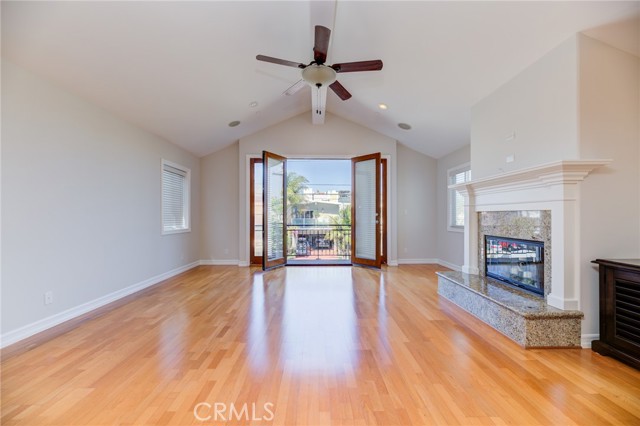 1726 Carlson Lane, Redondo Beach CA: https://media.crmls.org/medias/bd8a0d6e-bc9a-4e08-b8be-0c1249c594b4.jpg