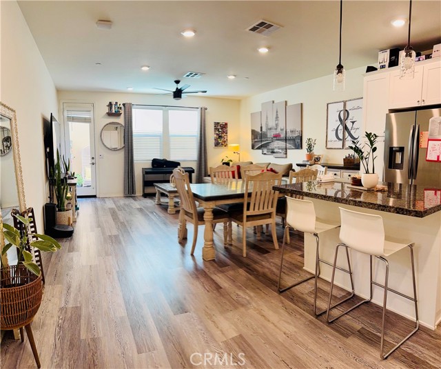 13949 Blossom Way, Eastvale CA: https://media.crmls.org/medias/bd8abdb4-6494-4246-af4b-38ce3dfabce2.jpg