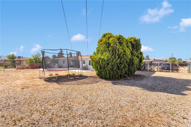 21822 Dotame Ave, Apple Valley CA: https://media.crmls.org/medias/bd8ba80a-43f8-49d5-affb-51d0da95743e.jpg