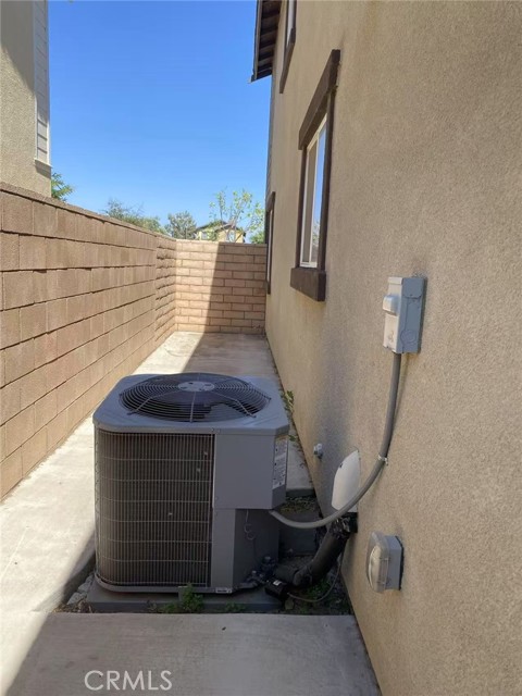 3911 S St Albert Paseo, Ontario CA: https://media.crmls.org/medias/bd8c66f4-fb1c-4863-9358-438b7cbd9787.jpg