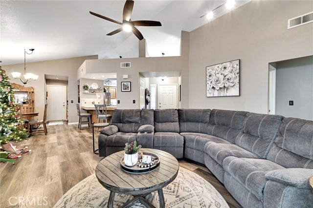 Detail Gallery Image 7 of 31 For 9150 N Woodlawn, Fresno,  CA 93720 - 2 Beds | 2 Baths