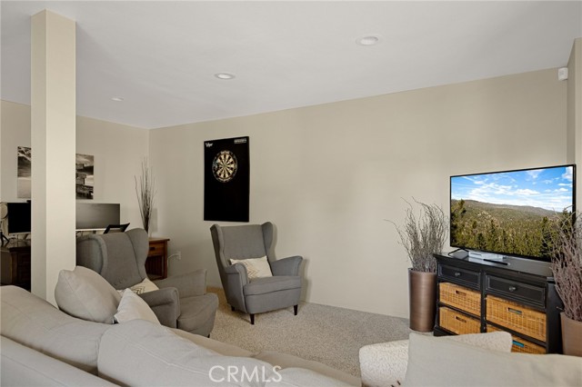 Detail Gallery Image 34 of 41 For 386 Rainier Rd, Lake Arrowhead,  CA 92352 - 4 Beds | 3/1 Baths