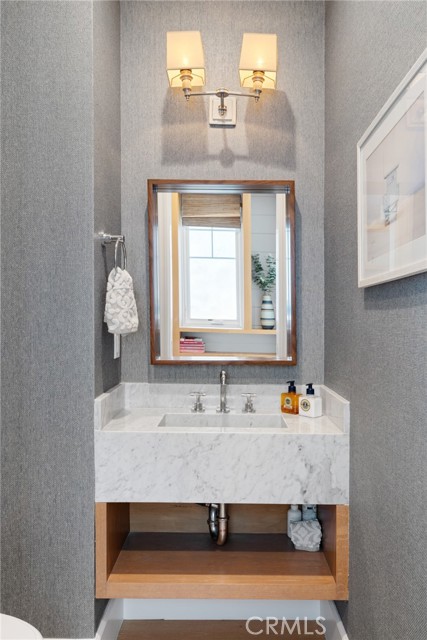 Detail Gallery Image 26 of 54 For 443 23rd Pl, Manhattan Beach,  CA 90266 - 3 Beds | 3/1 Baths