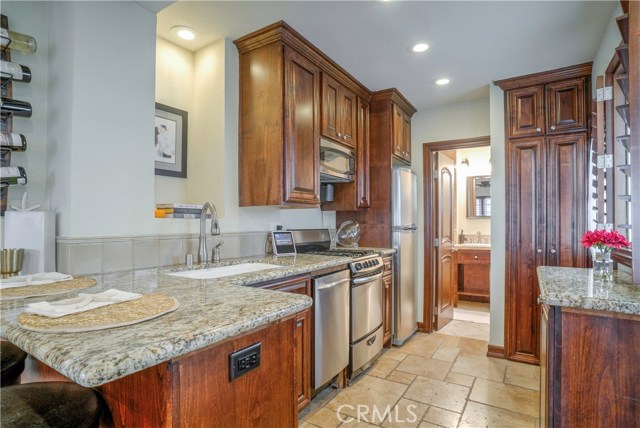 317 Bayview Drive, Hermosa Beach, California 90254, 2 Bedrooms Bedrooms, ,3 BathroomsBathrooms,Residential,Sold,Bayview,SB17229063