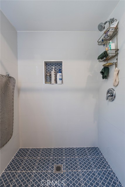Detail Gallery Image 16 of 34 For 5835 Bowcroft St #2,  Los Angeles,  CA 90016 - 2 Beds | 1/1 Baths