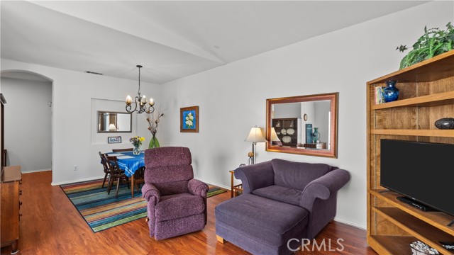 Detail Gallery Image 13 of 32 For 9001 Owensmouth Ave #3,  Canoga Park,  CA 91304 - 3 Beds | 2/1 Baths