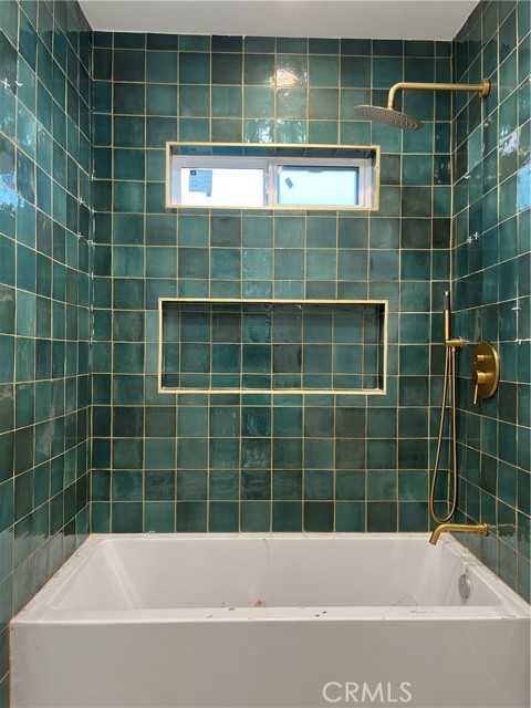 Detail Gallery Image 8 of 9 For 1082 Lewis Ave, Long Beach,  CA 90813 - – Beds | – Baths