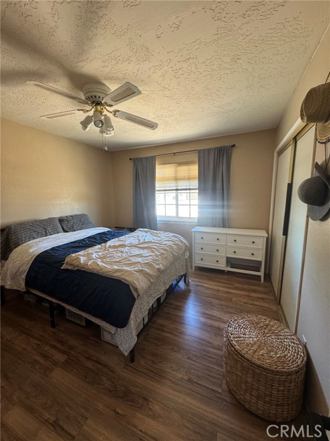 13771 Wawona Road, Apple Valley CA: https://media.crmls.org/medias/bd8ff4b8-2580-4895-8bf9-2e360124d2d7.jpg