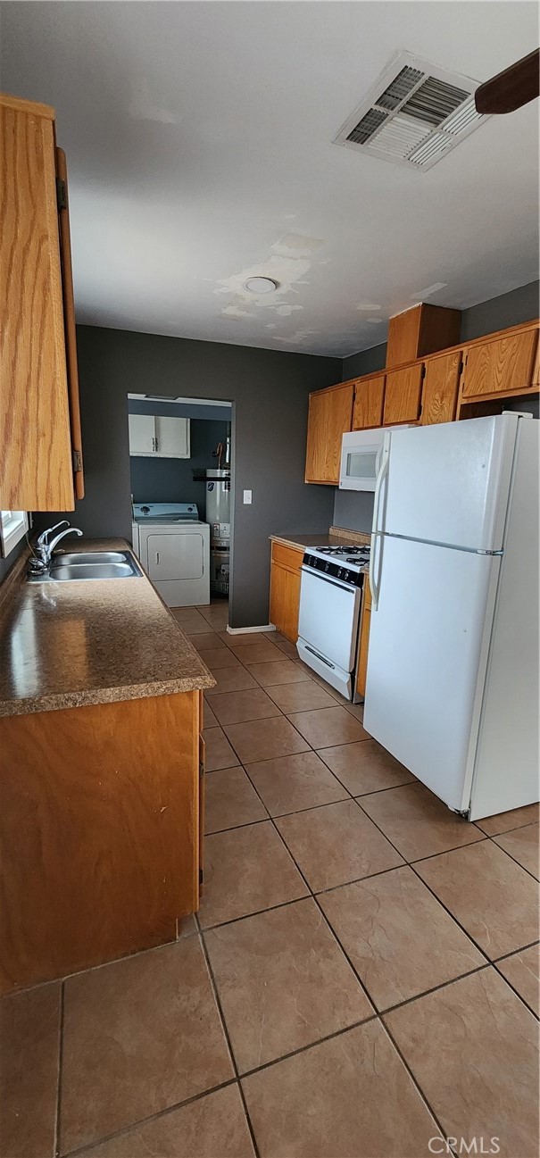 1200 N Broadway, Blythe CA: https://media.crmls.org/medias/bd90d596-5864-48f3-9866-504098b2e8f2.jpg