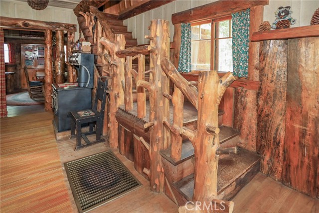 Detail Gallery Image 19 of 47 For 39342 Mohawk Dr, Fawnskin,  CA 92333 - 4 Beds | 2 Baths