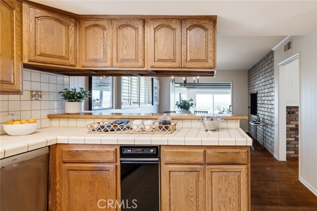 4501 Paseo De Las Tortugas, Torrance CA: https://media.crmls.org/medias/bd91944e-466e-4d3e-add0-25134f50d7b6.jpg