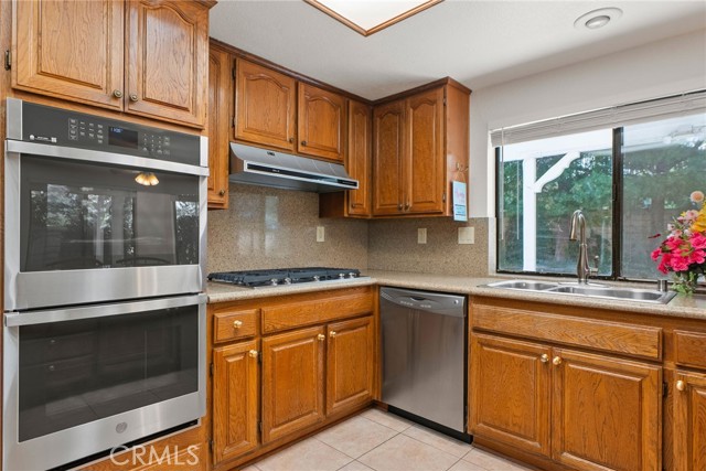 Detail Gallery Image 15 of 47 For 2845 Queens Way, Thousand Oaks,  CA 91362 - 4 Beds | 3 Baths