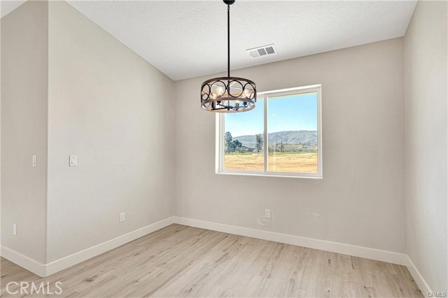 Detail Gallery Image 16 of 41 For 22562 Houston St, Apple Valley,  CA 92308 - 4 Beds | 2 Baths