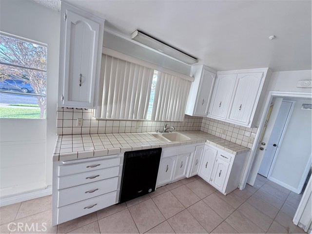 Detail Gallery Image 6 of 31 For 8439 Venus Dr, Buena Park,  CA 90620 - 5 Beds | 3 Baths