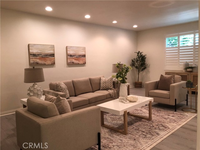 380 South Orange Grove Bl, 8 photo 18
