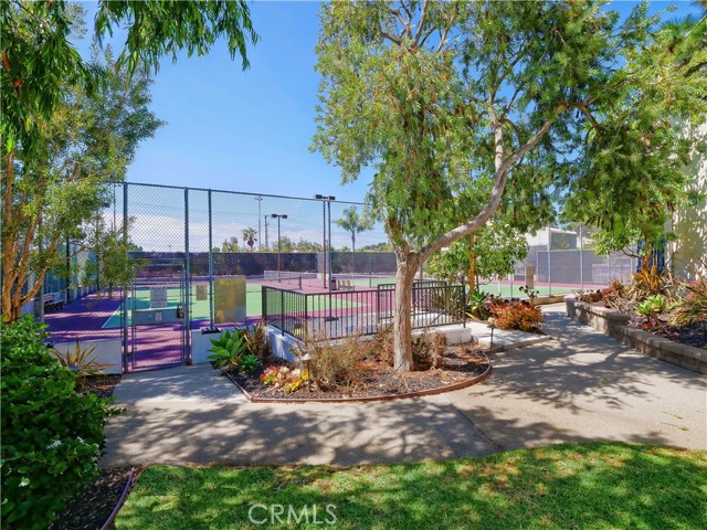 633 Prospect Avenue, Redondo Beach, California 90277, 2 Bedrooms Bedrooms, ,2 BathroomsBathrooms,Residential,Sold,Prospect,SB22126675