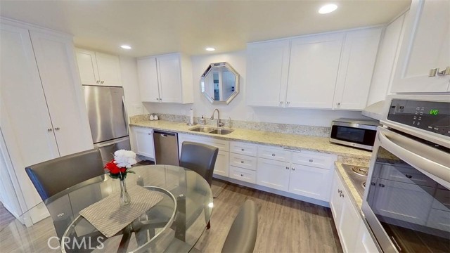 Detail Gallery Image 9 of 21 For 13721 Alderwood Lane #28 E M3,  Seal Beach,  CA 90740 - 1 Beds | 1 Baths
