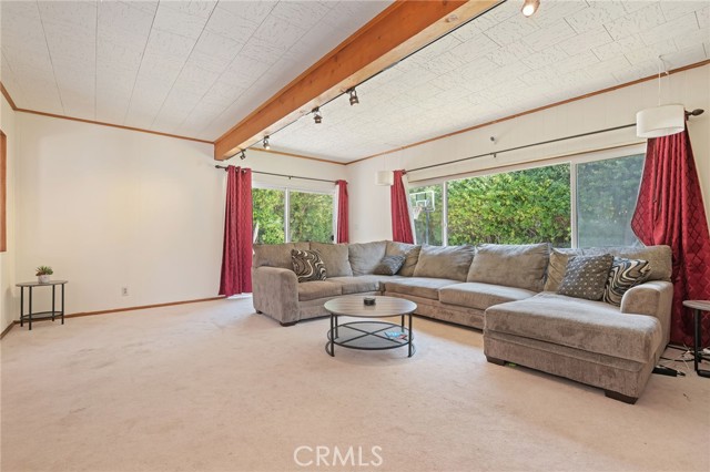 10022 Gothic Avenue, North Hills CA: https://media.crmls.org/medias/bd94f715-12b9-4606-ad2d-9d8f9c90eb0f.jpg