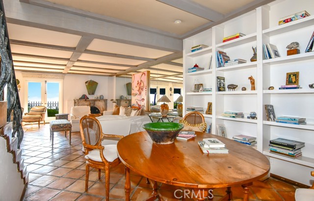 Detail Gallery Image 10 of 33 For 1 Beachcomber Dr, Corona Del Mar,  CA 92625 - 2 Beds | 2/1 Baths