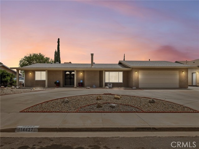 Detail Gallery Image 2 of 46 For 14427 Holly Dr, Victorville,  CA 92395 - 4 Beds | 2 Baths