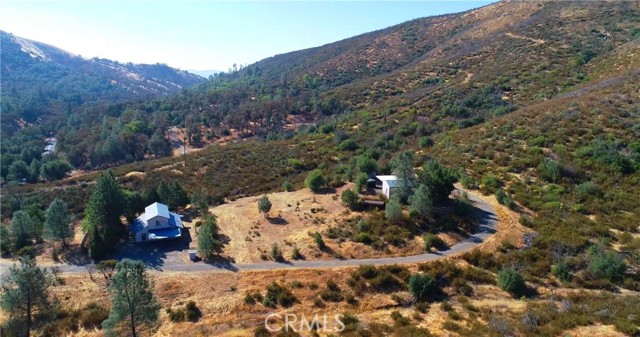 4943 Yaqui Gulch Road, Mariposa CA: https://media.crmls.org/medias/bd961fe3-5d9f-467e-822a-a6fcc9f6a52e.jpg