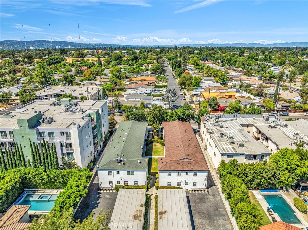 https://media.crmls.org/medias/bd96d3d6-2eaa-4412-b96f-316e6687b5fe.jpg?preset=X-Large
