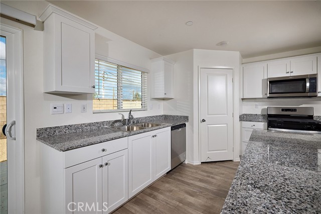 Detail Gallery Image 5 of 18 For 28492 Matador Rd, Winchester,  CA 92596 - 3 Beds | 2/1 Baths