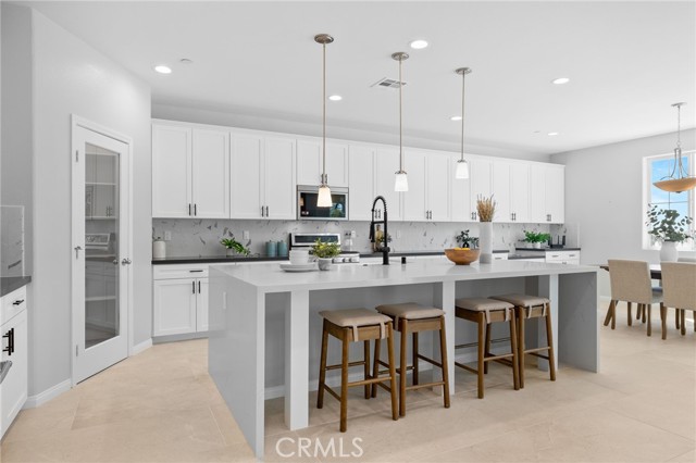 Image 13 of 72 For 5613 Levanto