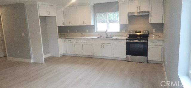 3117 S Center Street, Santa Ana CA: https://media.crmls.org/medias/bd975bce-e60e-473a-ab37-a93203b4b0ff.jpg
