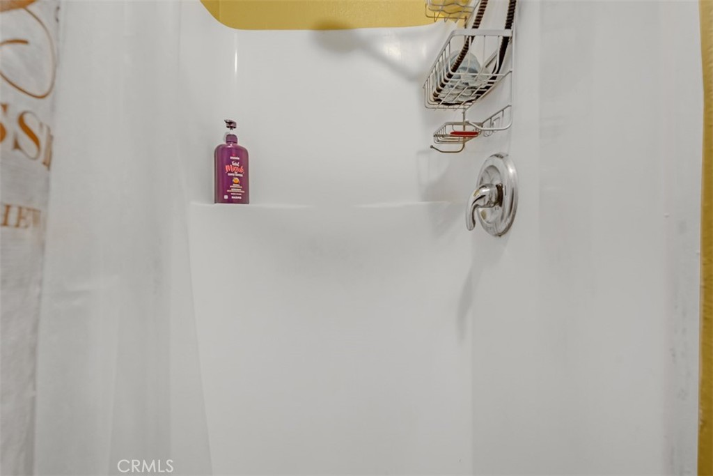 https://media.crmls.org/medias/bd97abf5-7c54-4803-a9e0-25868195ab0c.jpg?preset=X-Large