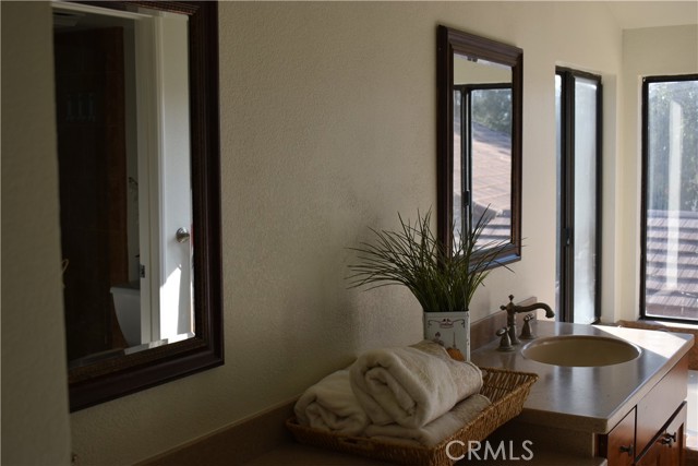 Detail Gallery Image 14 of 24 For 29015 Willow Creek Ln, Highland,  CA 92346 - 4 Beds | 2/1 Baths