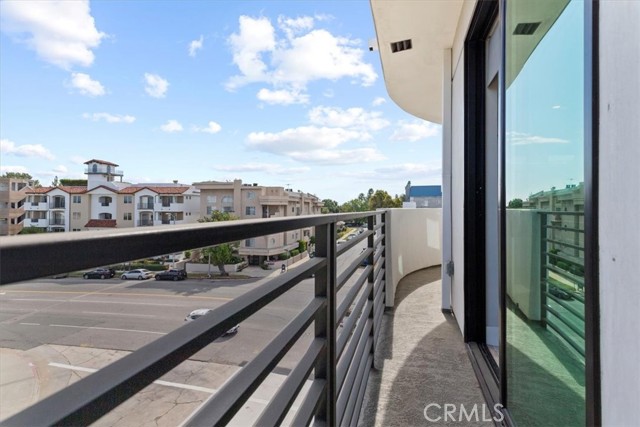 Detail Gallery Image 16 of 21 For 4383 Sepulveda Bld #201,  Sherman Oaks,  CA 91403 - 2 Beds | 2 Baths